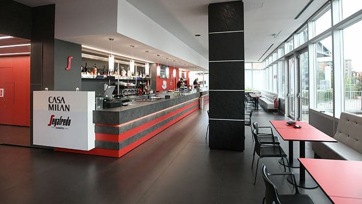 AC MILAN E SEGAFREDO ZANETTI INAUGURANO LA RIAPERTURA DI CASA MILAN BISTROT