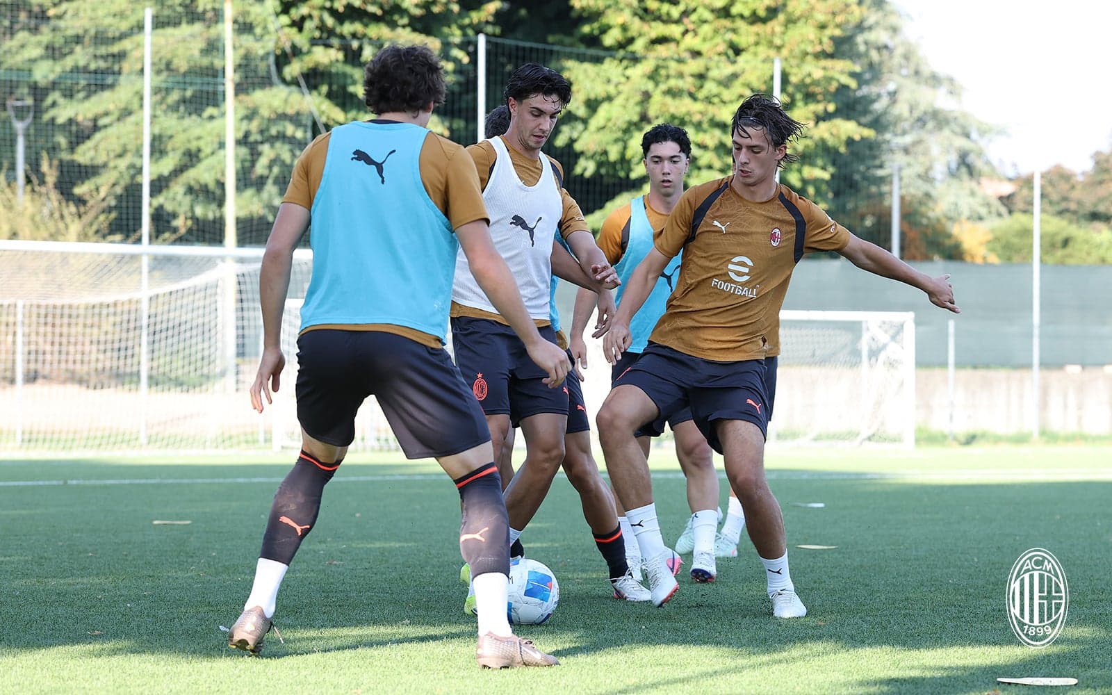 Milan Futuro warming up