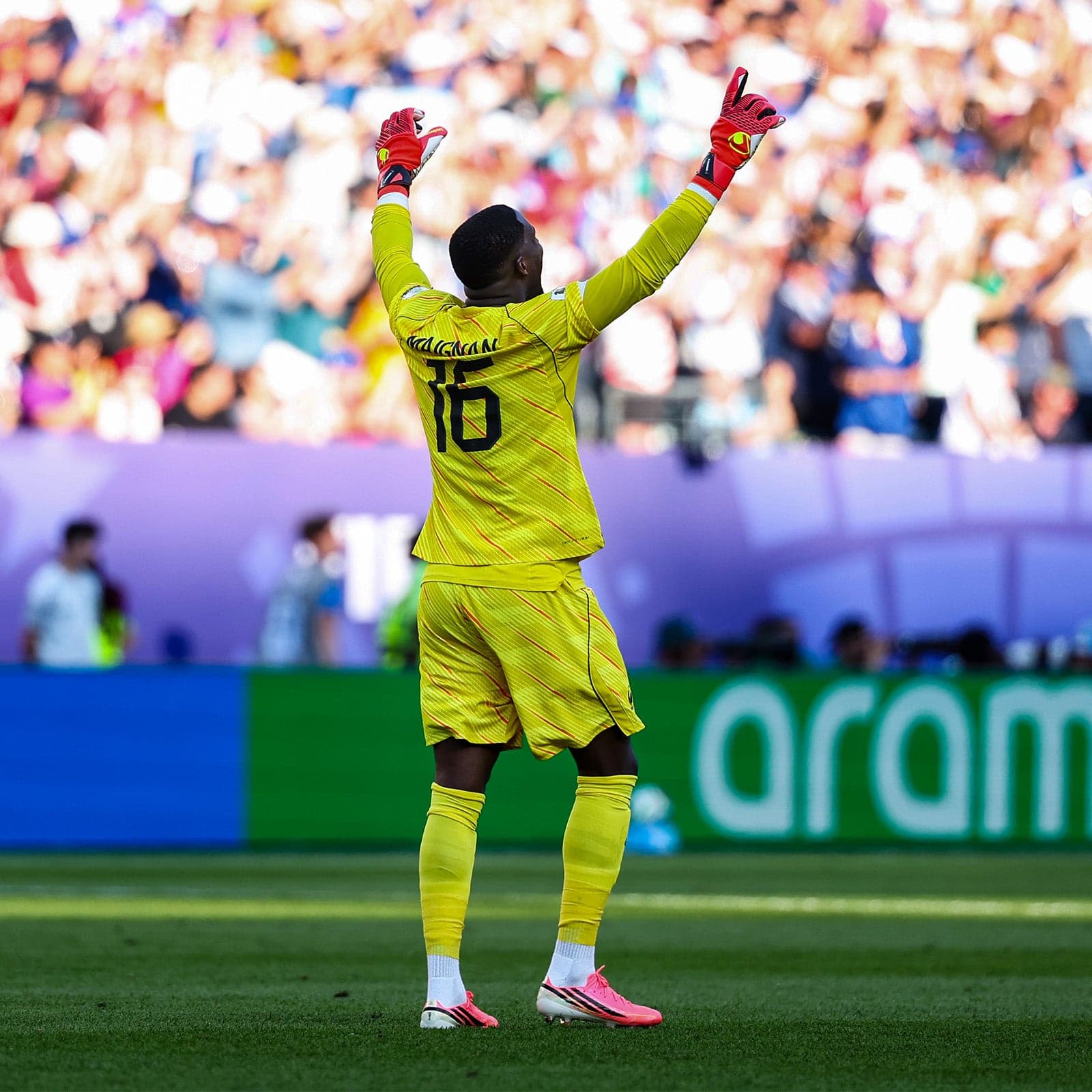 FRANCE EDGE PAST PARAGUAY TO REACH THE QUARTER-FINALS